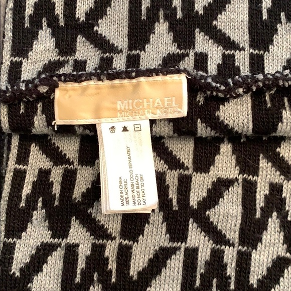Michael Kors Scarf - Picture 3 of 3
